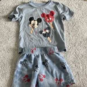 5/$25- Disney toddler shirt and shorts outfit set
